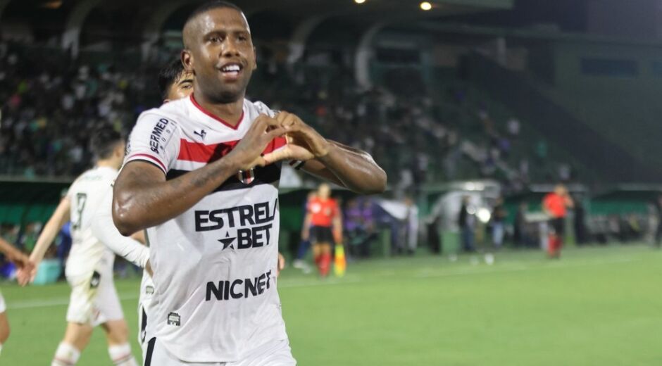 Náutico anuncia contratação do atacante Jonas Toró