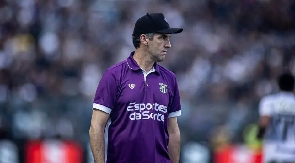 Léo Condé nega conversas para treinar o Sport