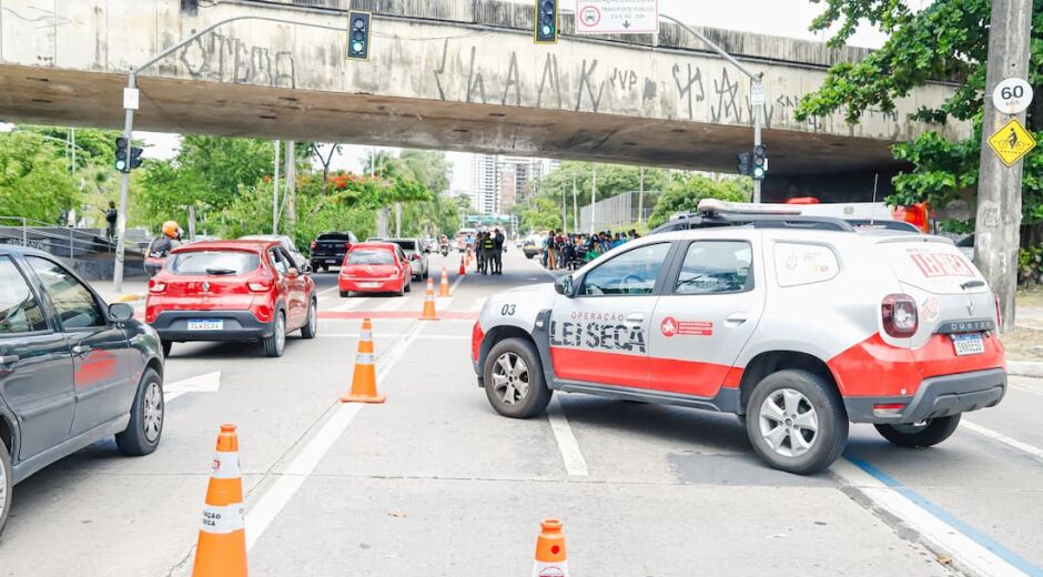 Operação Lei Seca ganha reforço no fim de ano para reduzir índice de sinistros em Pernambuco
