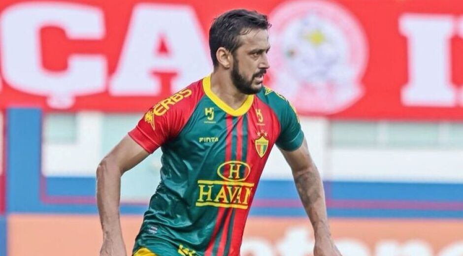 Náutico contrata Robinho para cargo na comissão técnica