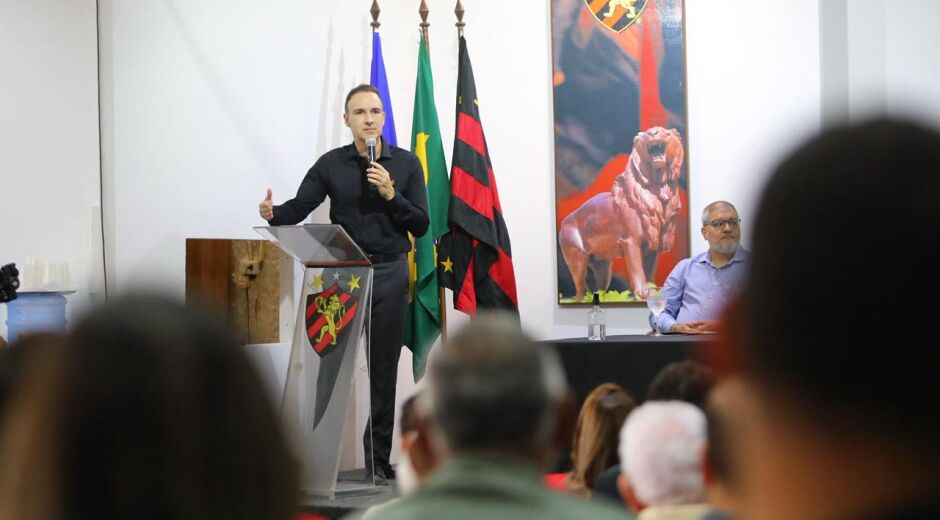Matheus Souto Maior assume presidência do Sport e promete "não decepcionar a torcida"