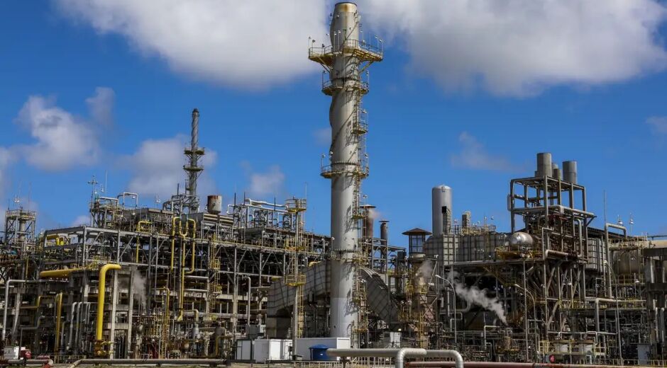 Petrobras renova contratos de quase R$ 100 bi com a Braskem