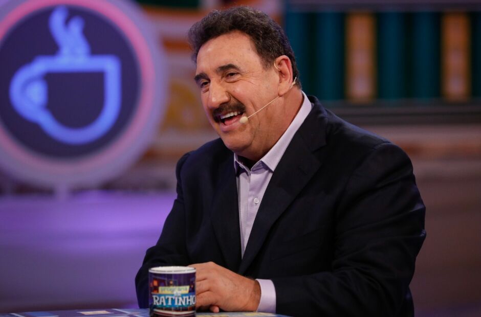 Ratinho rebate cr&iacute;ticas de Zez&eacute; Di Camargo e defende emissora: ''O SBT n&atilde;o tem lado, nunca teve"