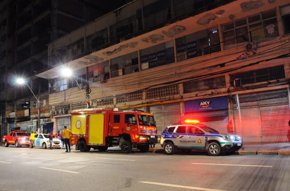 Homem morre durante serviço em elevador de prédio no Centro do Recife, nesta terça (21)