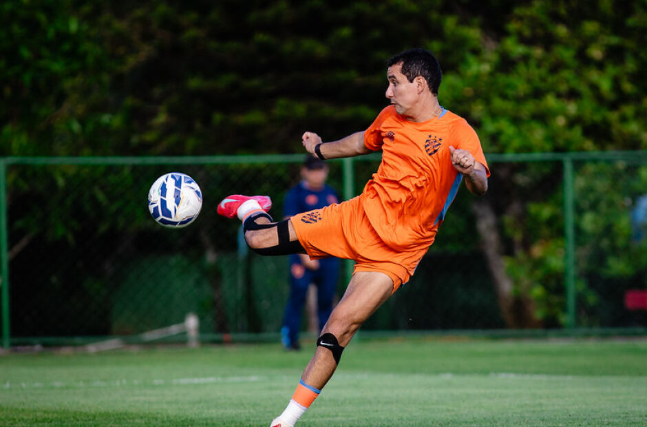 Sport vive expectativa de retornos de centroavantes para final contra o Retrô