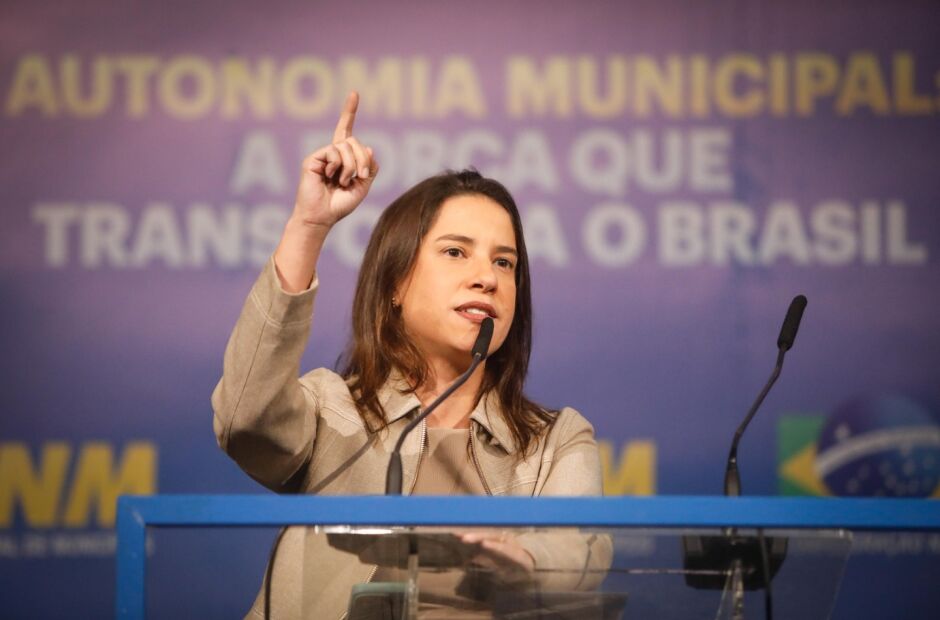 Em recado à oposição, Raquel Lyra afirma estar firme diante de dúvidas sobre sua capacidade.