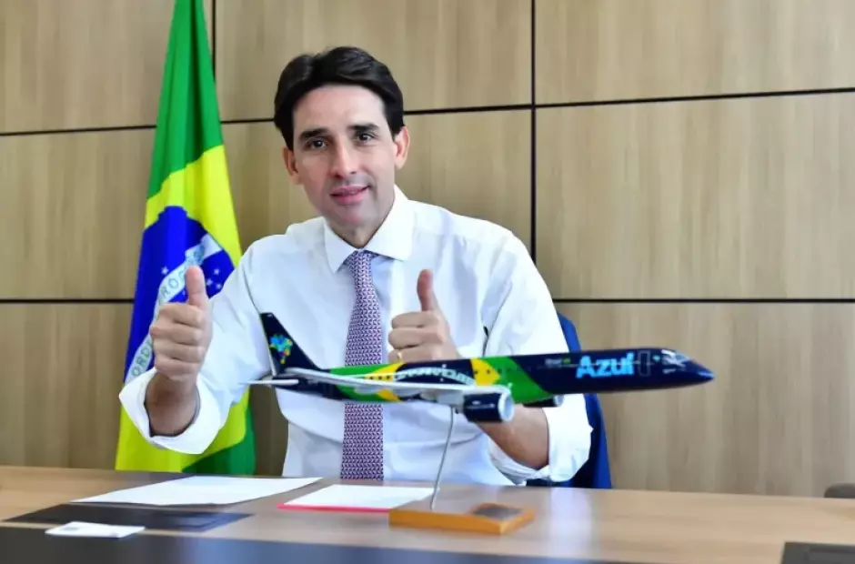 "Mais conectividade, desenvolvimento e emprego", celebra Silvio Costa Filho com o voo Recife-Madrid.