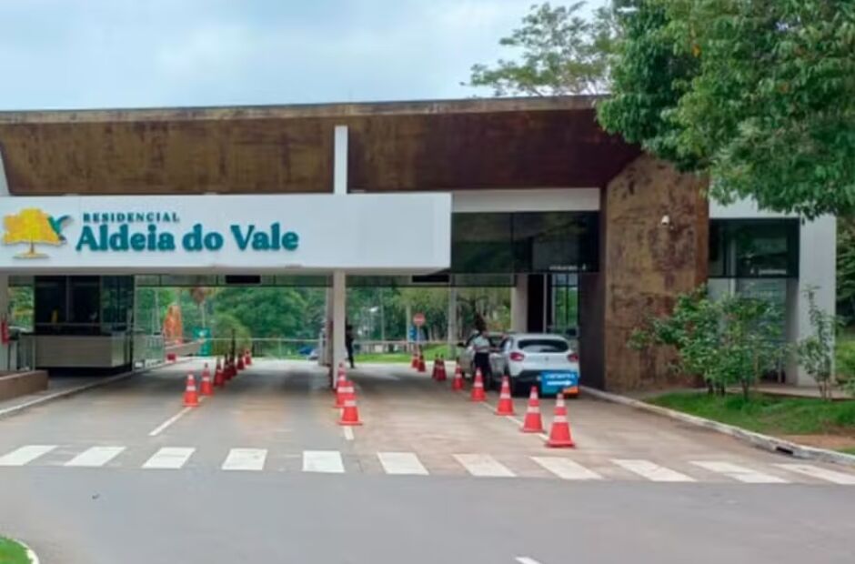 Veja mansão de Leonardo e Poliana Rocha, onde o filho Zé Felipe foi morar, após término com Virgínia