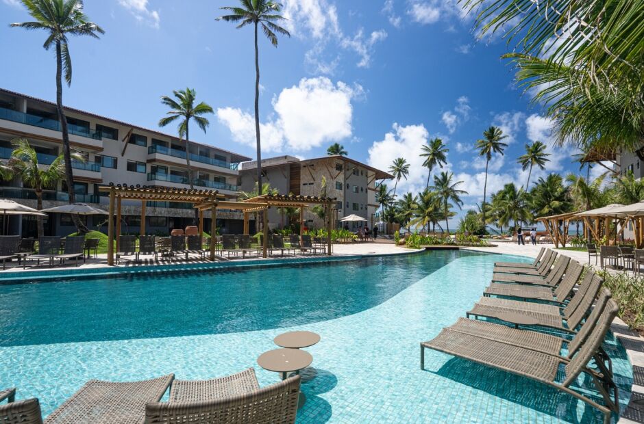 Resort no Litoral Sul de Pernambuco abre processo seletivo com 95 vagas de emprego; confira cargos