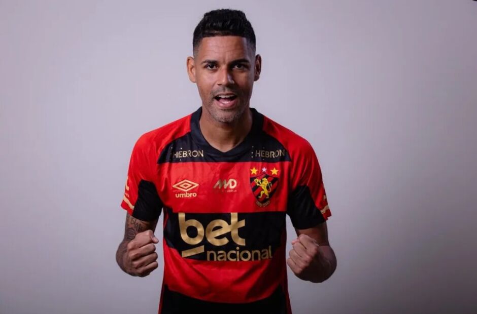Sport anuncia a contratação do lateral-direito Aderlan
