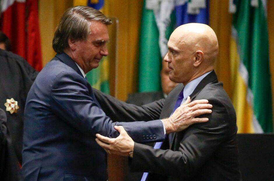 Moraes autoriza que cirurgia de Bolsonaro ocorra no Natal