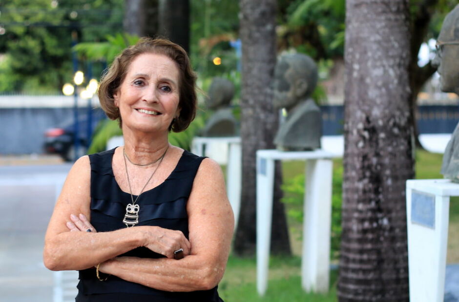 Livro em homenagem a Nelly Carvalho tem lançamento na APL, nesta terça (23)