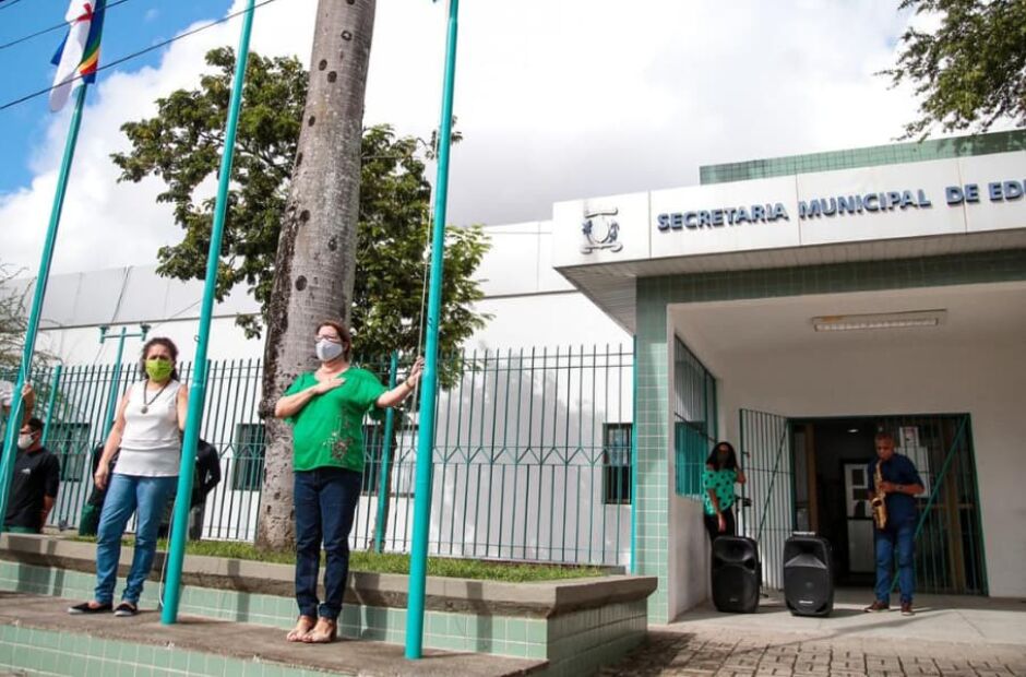 Cabo de Santo Agostinho abre sele&ccedil;&atilde;o com 608 vagas para professores e sal&aacute;rios de at&eacute; R$ 3,2 mil.