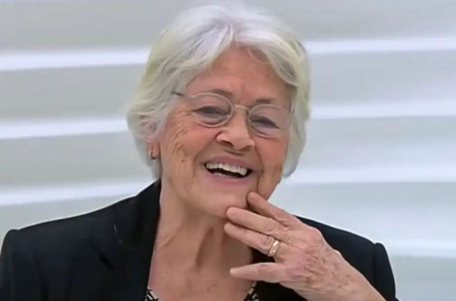 Adélia Prado faz 90 anos com comemoração discreta e livro novo: "Já estou em festa por viver tanto"