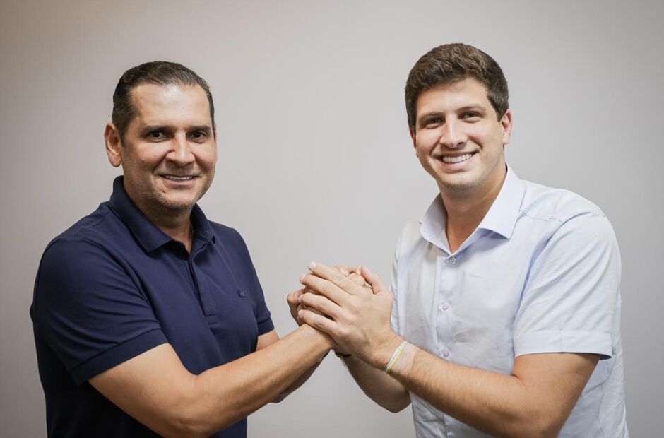 Ex-base de Raquel Lyra, deputado Fabrizio Ferraz declara apoio a Jo&atilde;o Campos ao governo.