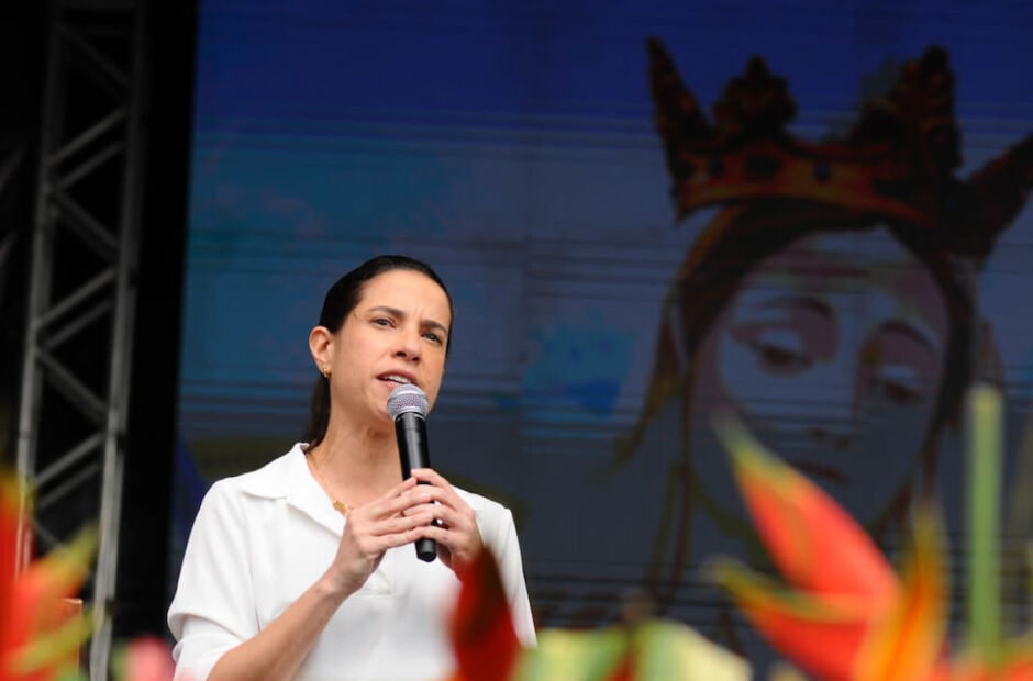 "Nos comprometemos a restaurar a ferida que ficou aqui", diz Raquel sobre reconstrução do Santuário.