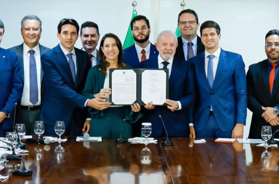 Lula re&uacute;ne Raquel Lyra e Jo&atilde;o Campos e anuncia R$ 4 bilh&otilde;es para recuperar Metr&ocirc; do Recife