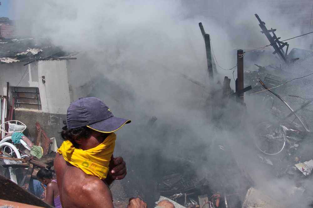 Curto-circuito provoca incêndio no Arruda