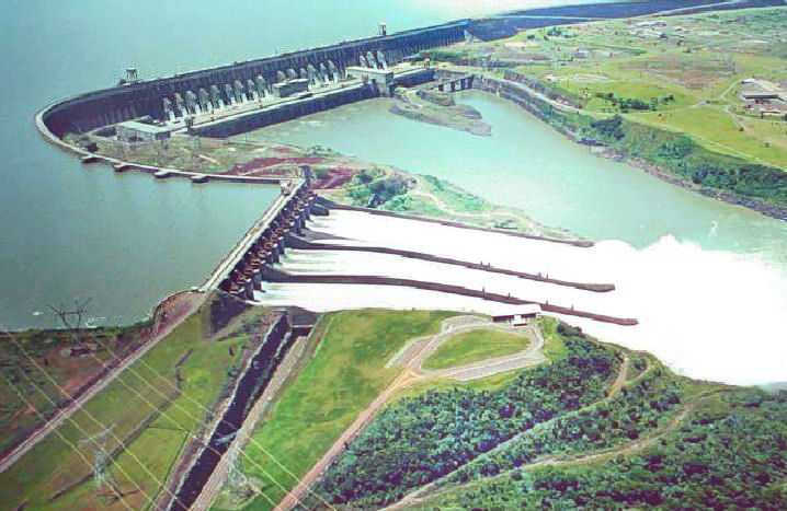 Imagem aérea da Usina de Itaipu