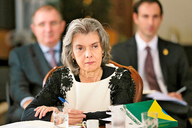 Cármen Lúcia, mnistra do STF e presidente do TSE