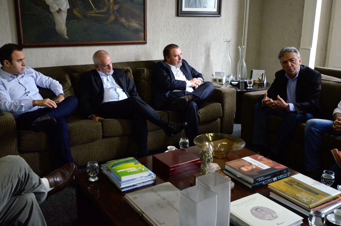 Ao visitar a Folha de Pernambuco, José Queiroz disse que recebeu Caruaru como terra arrasada