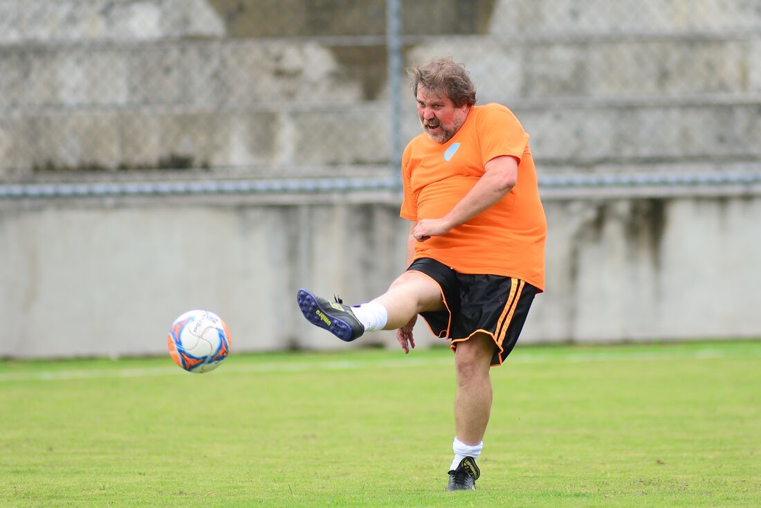 Renildo Calheiros até jogou uma partida de futebol na solenidade de abertura