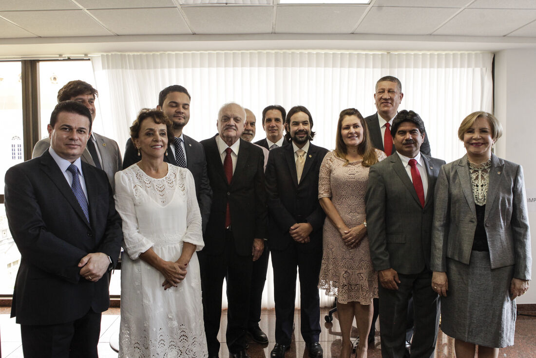 Posse dos novos deputados na Alepe ocorreu nesta segunda (2)