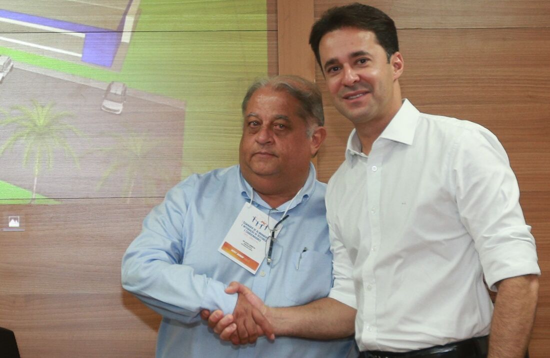 Anderson Ferreira ao lado do presidente do Conselho Regional do SESTE/SENAT, Nilson Gibson Sobrinho