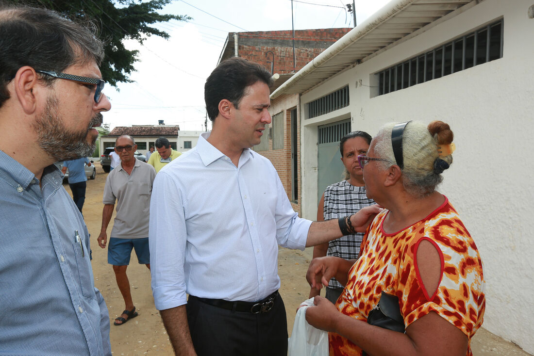 Anderson visitou obras no bairro do Zumbi do Pacheco