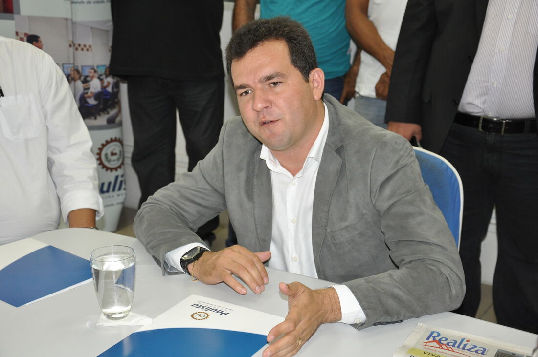 Junior Matuto é prefeito reeleito do município do Paulista