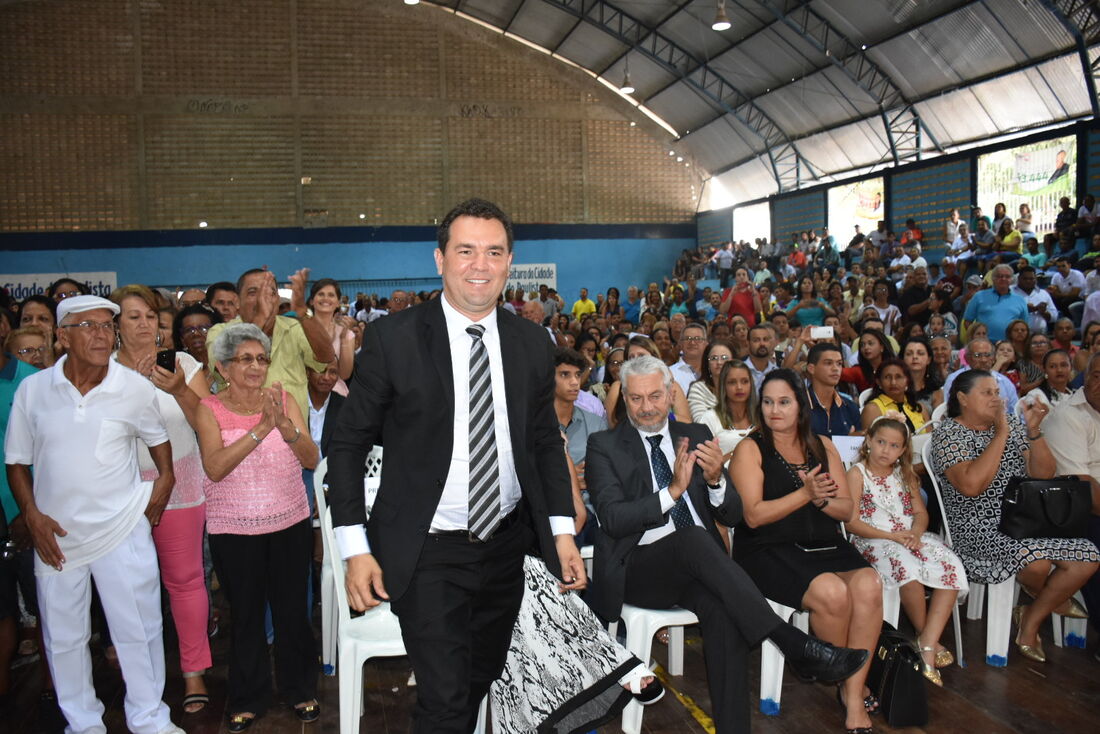 Junior Matuto tomou posse no Clube Municipal do Nobre