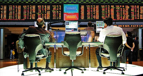 Ibovespa quebra série negativa e sobe 1,22%, aos 132,1 mil pontos, com China