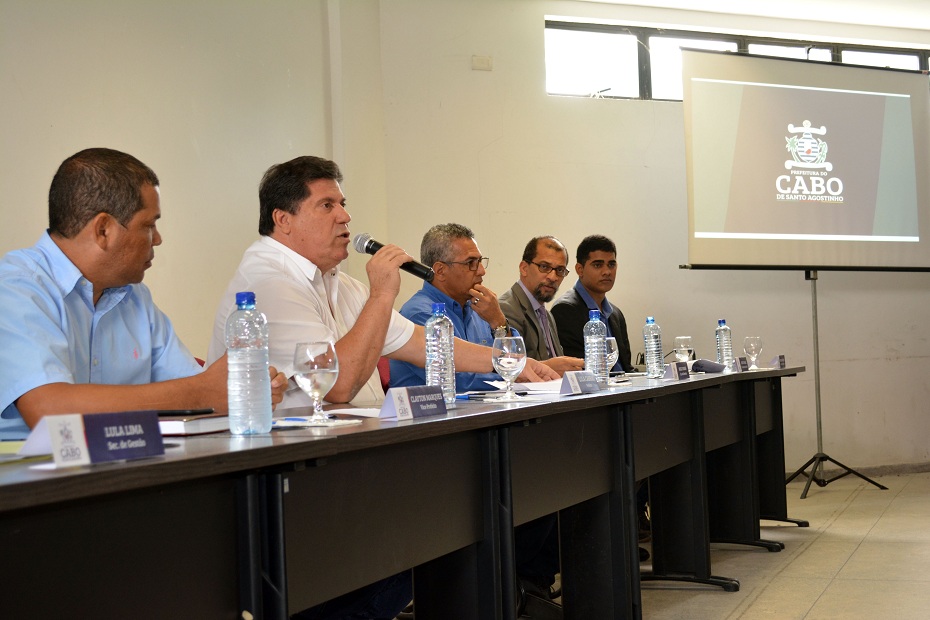 Lula Cabral apresentou diagnóstico da Prefeitura em coletiva