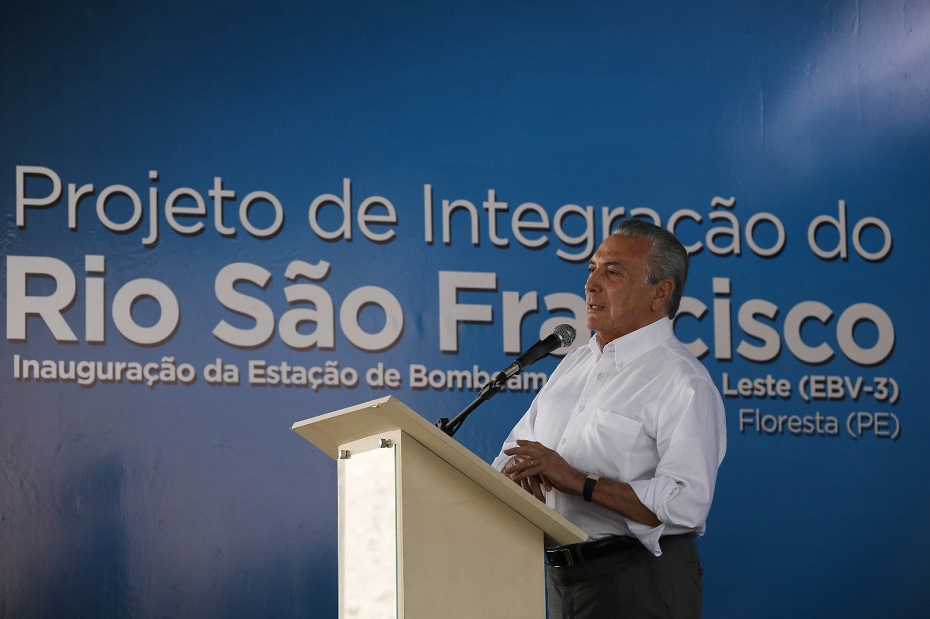 Temer discursa em Floresta, no Sertão