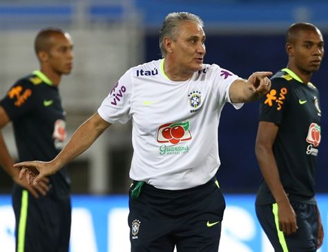 Tite segue invicto no comando do Brasil