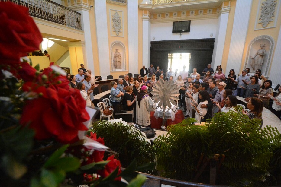 Corpo de Zé Inácio é velado na Assembleia Legislativa