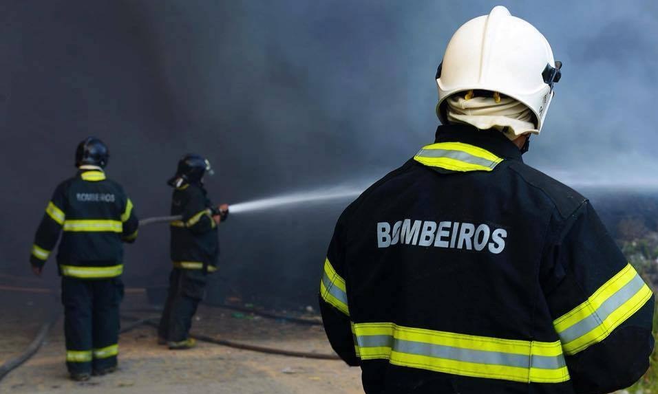 Incêndio atingiu uma casa no bairro de San Martin