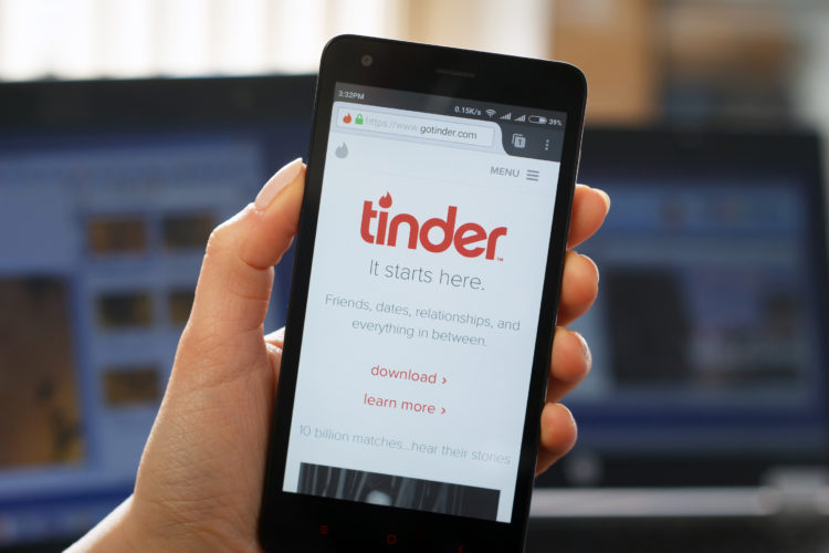Para participar do "Tinder Select", é preciso receber convite 