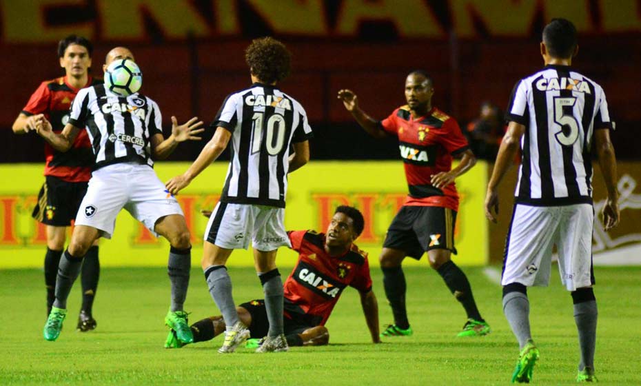 A peça, que foi sensação nos anos 90, volta como uma das tendências apresentadas nas passarelas