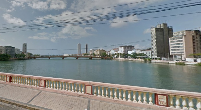 Ponte Buarque de Macedo, no bairro do Recife 