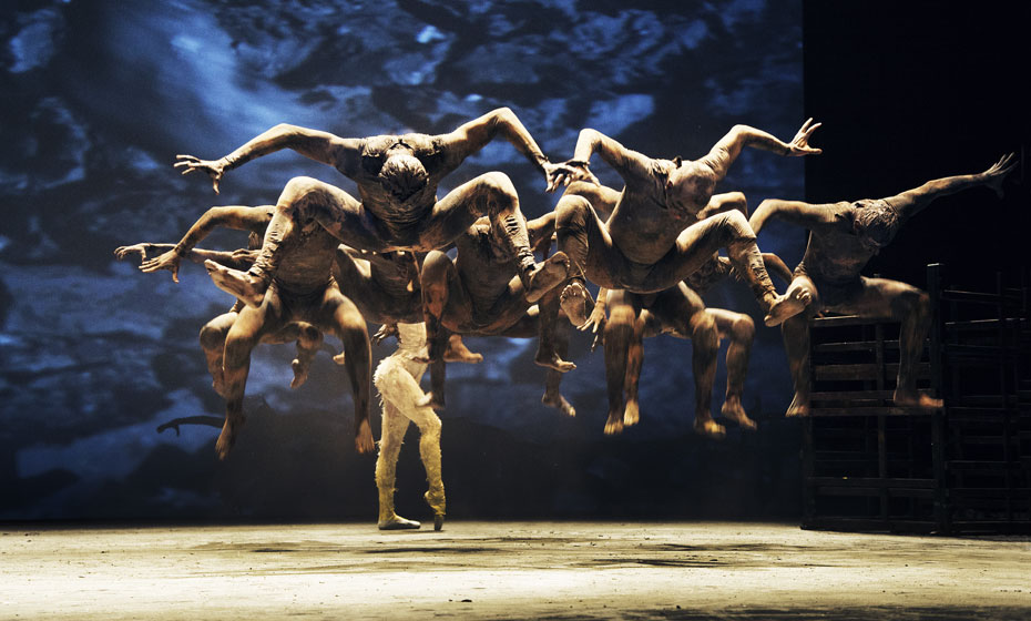 O Cão sem plumas, espetáculo de Déborah Colker