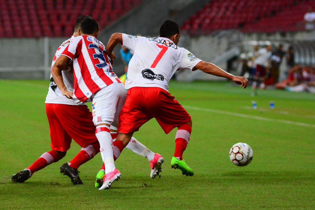 Bolo em formato de cocô