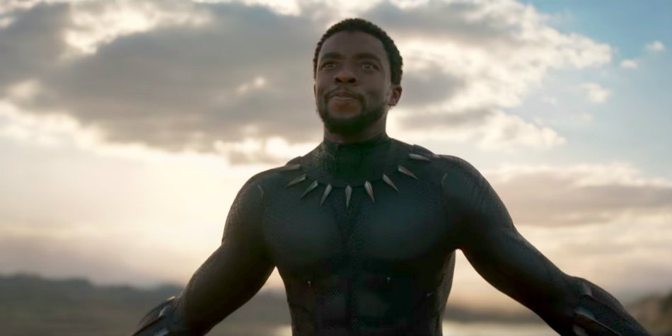 Chadwick Boseman no papel de Pantera Negra