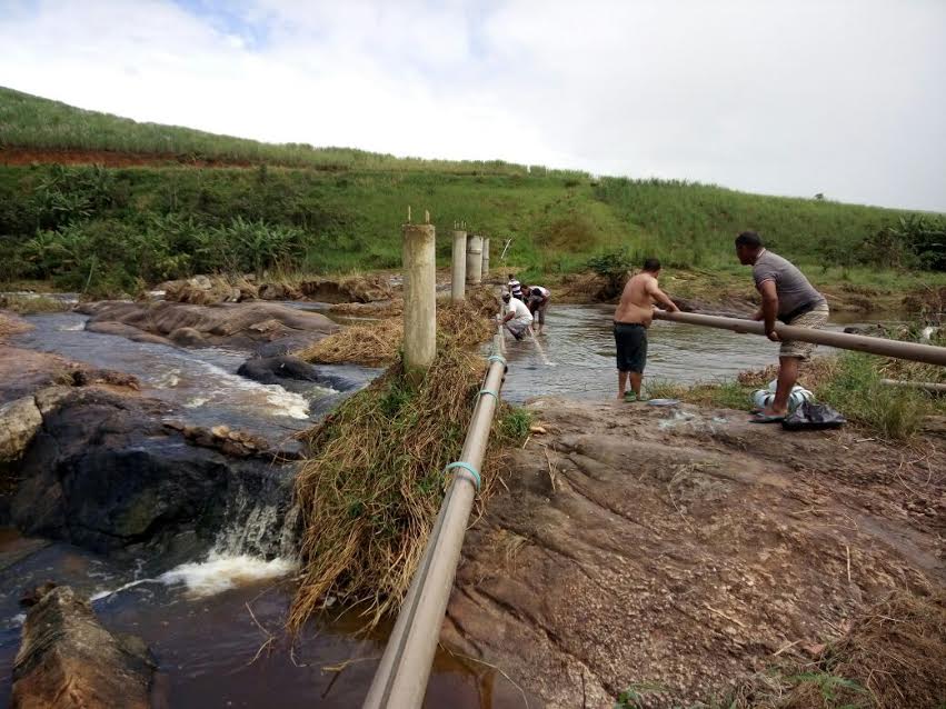 Tubulação foi doada pela Compesa para Cortês