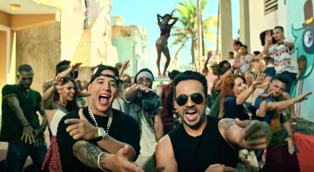 Durante dez semanas, "Despacito" foi a número um das listas de mais ouvidas nos EUA, tornando-se a primeira canção em espanhol a atingir o topo desde "Macarena", em 1996