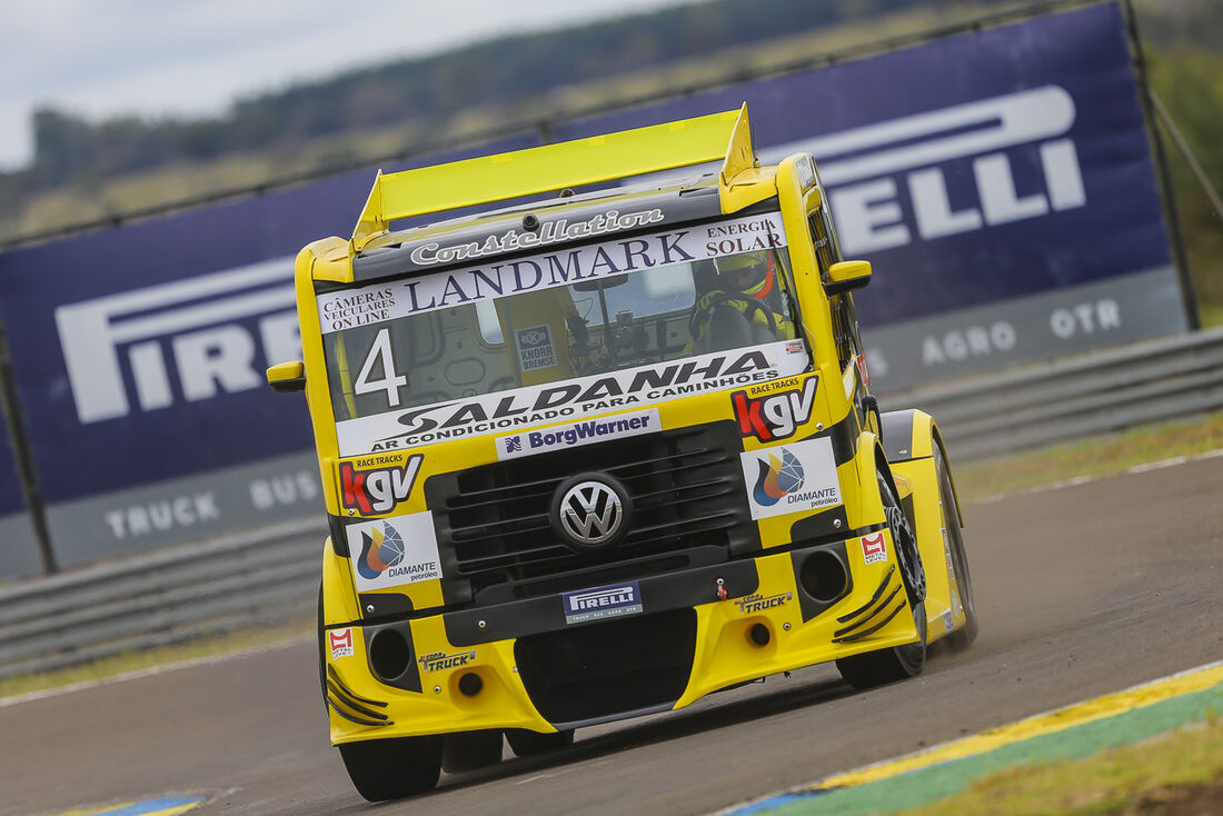 Copa Truck: Beto Monteiro lidera sexta-feira de treinos em