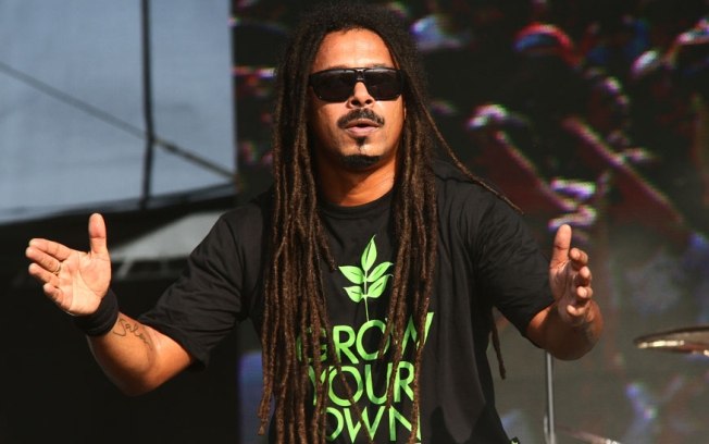 O cantor sentiu fortes dores no peito nesta quinta-feira (17)