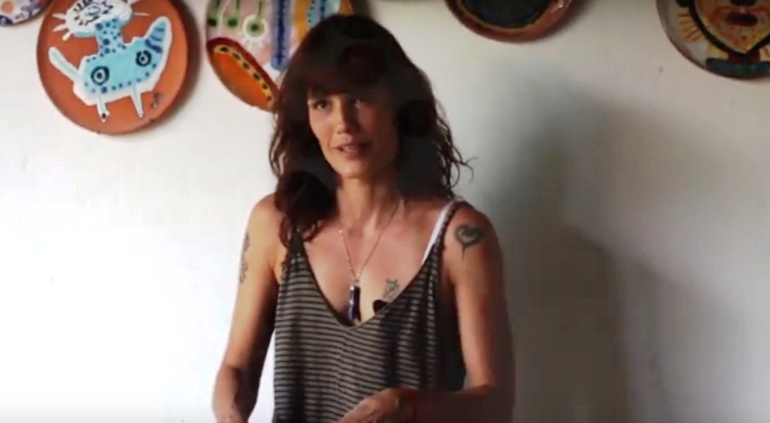 Joana Gatis leva a sua exposição "Las Gitanas Savages" para o Wow Vegan Club, na Rua do Sossego