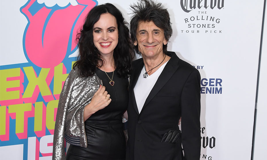 Ronnie Wood e a esposa Sally Humphreys