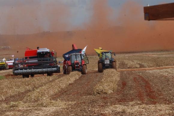 Agricultores familiares direcionaram 15% dos financiamentos para mecanização no campo